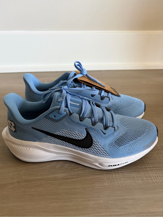 Men’s Nike UNC Pegasus Tennis Shoe - Size 7 main image 7
